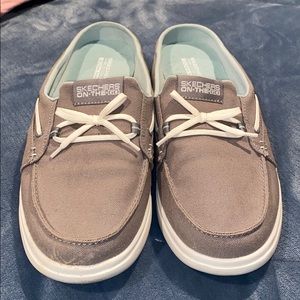 Women’s Sketchers “on the go” tennis shoes